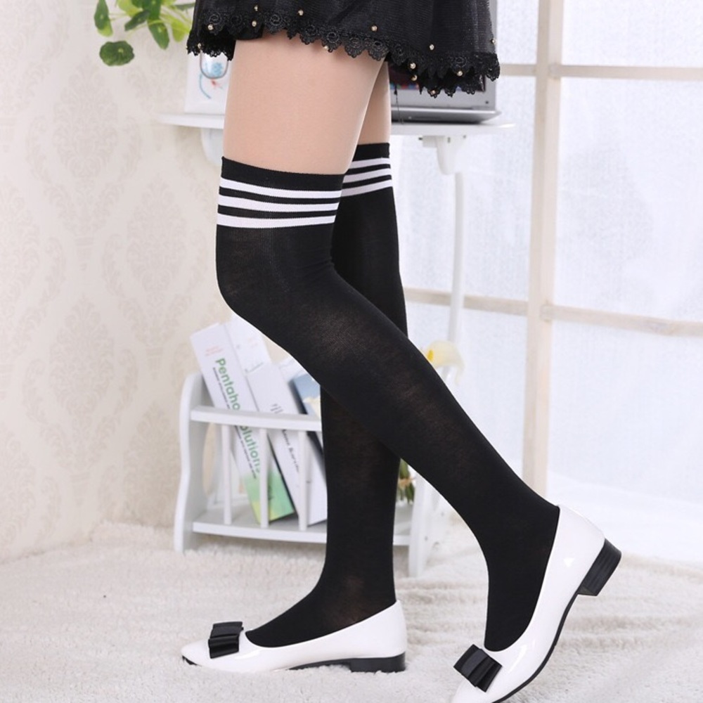 New Black & White Striped Over the Knee High Socks - Picture 4 of 8
